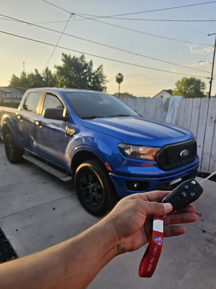 Blue Ford Ranger and its flip key.